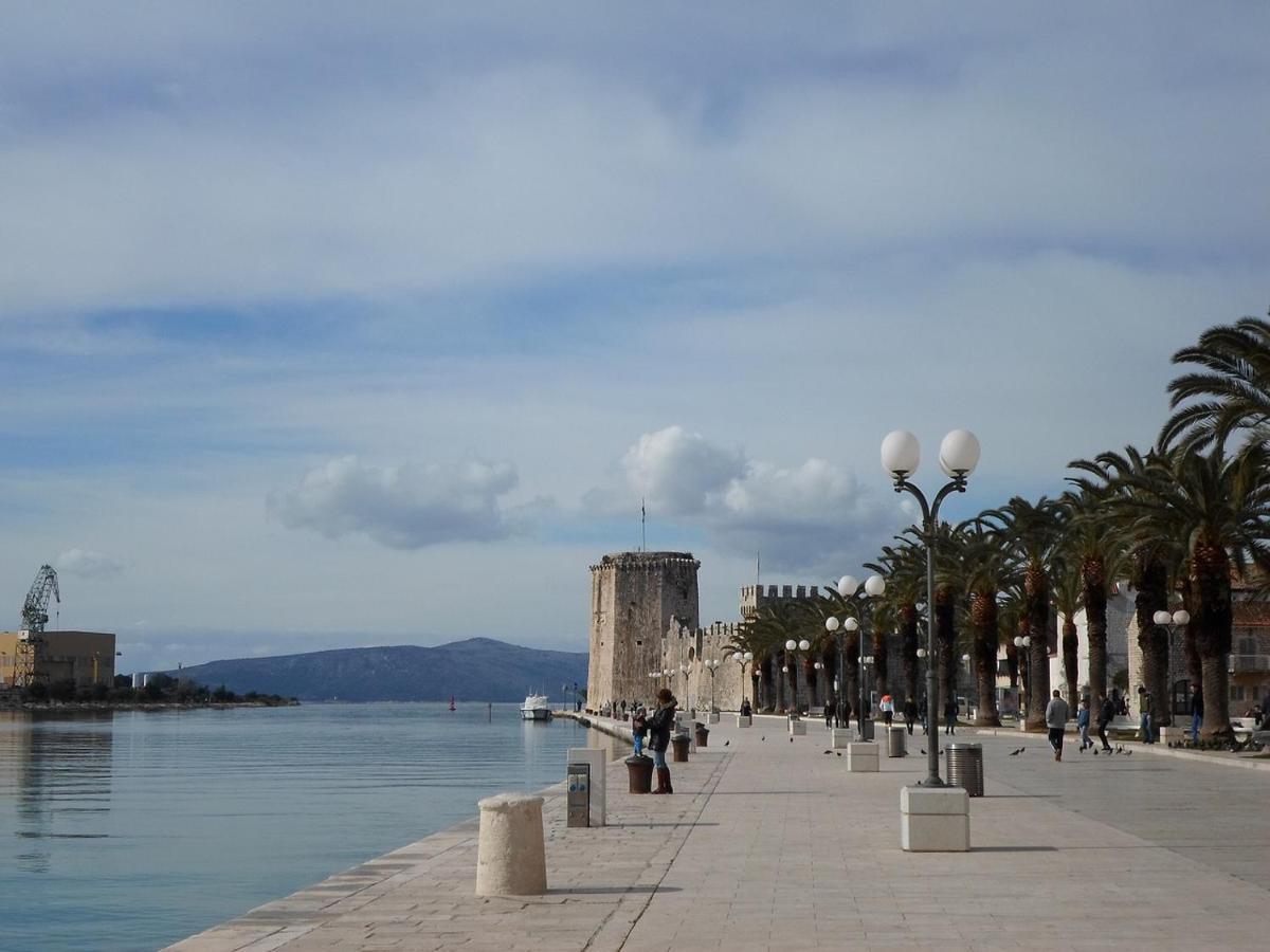Apartments Filipo Trogir Eksteriør bilde