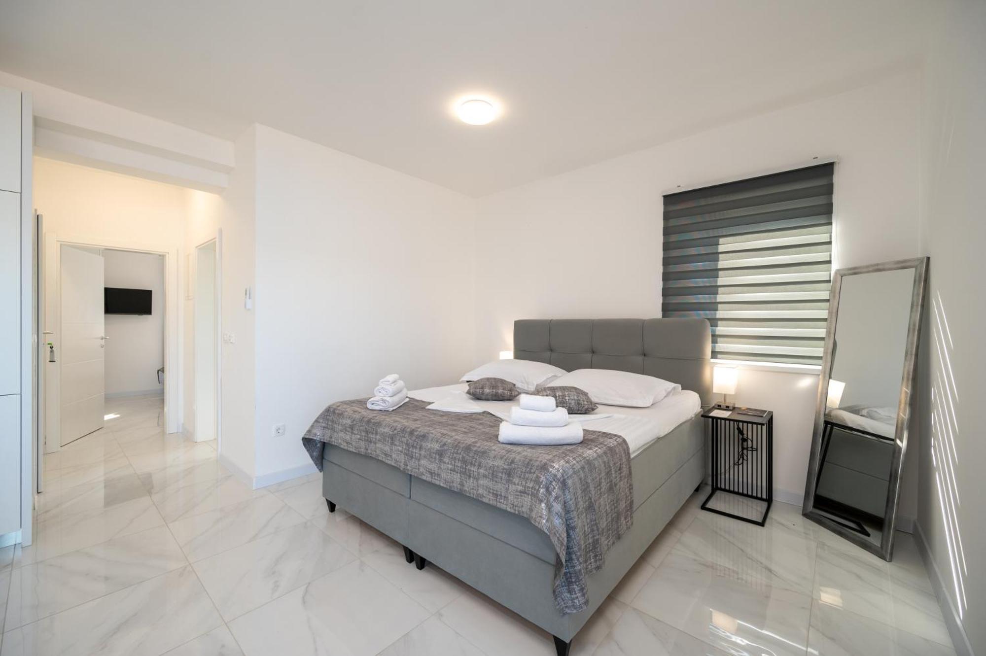 Apartments Filipo Trogir Eksteriør bilde